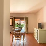 Charming Sea Villas-villa Sleeps 6in Shared Pool Punta de su Torrione