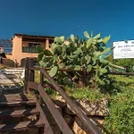 Charming Sea Villas-villa Sleeps 6in Shared Pool Punta de su Torrione