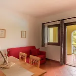 Charming Sea Villas-villa Sleeps 6in Shared Pool Punta de su Torrione