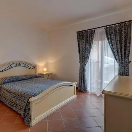 Charming Sea Villas-villa Sleeps 6in Shared Pool *