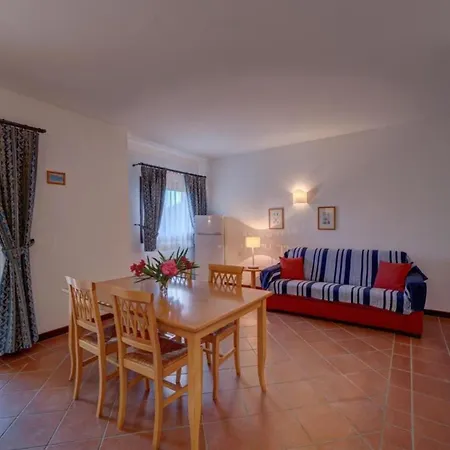 Charming Sea Villas-villa Sleeps 6in Shared Pool Punta de su Torrione