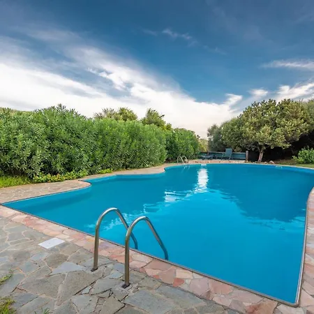 Charming Sea Villas-villa Sleeps 6in Shared Pool * Punta de su Torrione