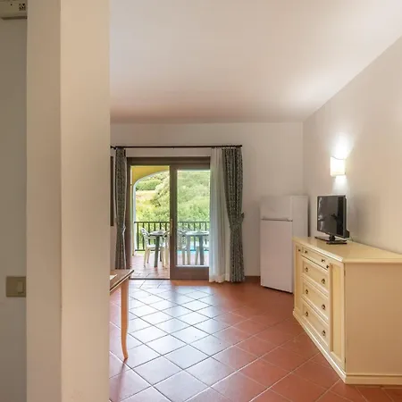 Charming Sea Villas-villa Sleeps 6in Shared Pool * Punta de su Torrione