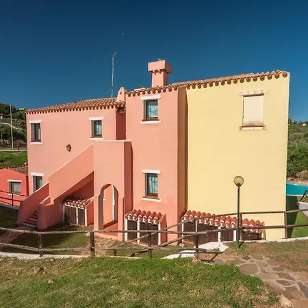 Charming Sea Villas-villa Sleeps 6in Shared Pool